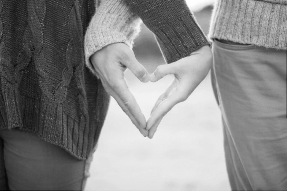 El apego, el entorno y el compromiso de una&nbsp;relación