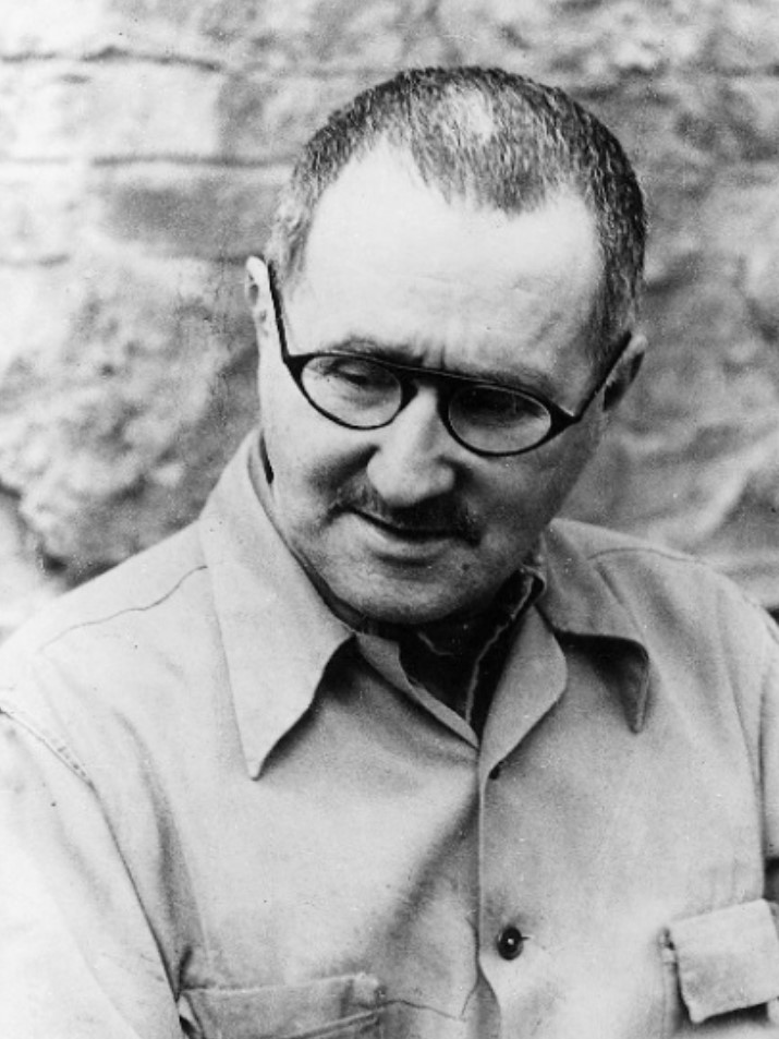 El trasfondo de «Historia de Almanaque» y la crítica del capitalismo de Bertolt&nbsp;Brecht