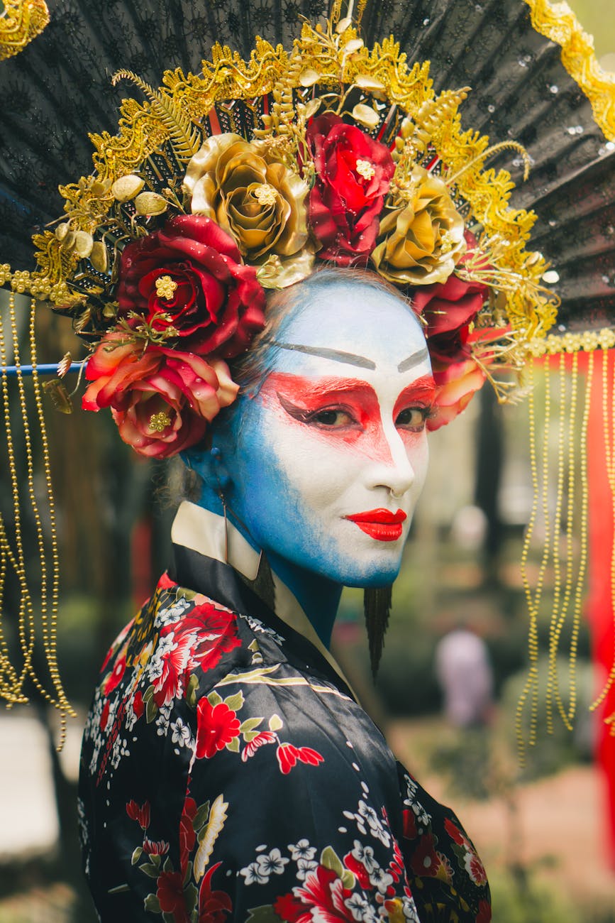 La Penumbra Trascendida del Verbo Bifronte: Lazo entre la Sabiduría Oriental y&nbsp;Occidental